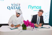 Visit Qatar وطيران ناس توقعان مذكرة تفاهم استراتيجية في معرض سوق السفر العربي بدبي 2025 لتعزيز التعاون السياحي